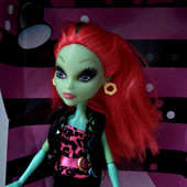 Очень красивая кукла Шарнирная "Monster High" 27см(фото мои)