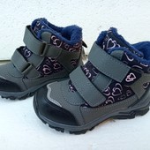 Новые качественные , невесомые утеплённые ботиночки ( деми,теплая зима). антискользящая подошва.