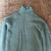 Пушистый свитер