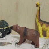 Динозавр, динозавр машинка и медведь