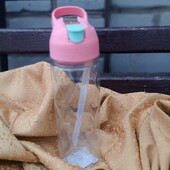 Пластиковая бутылка с трубочкой,для воды,сока..