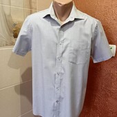 Рубашка мужская р. М в идеальном состоянии без нюансов