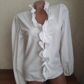 Гарна блуза з рюшками розмір с-м