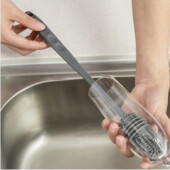 Силиконовая щетка для мытья посуды с узким горлышком и не только