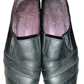 Шкіряні жіночі туфлі"clarks" 38 розм.