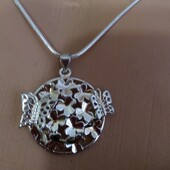 Ожерелье, крупный прорезной кулон Бабочки на клевере серебро 925 штамп