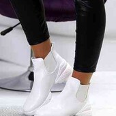 Демисезонные женские ботинки еврозима брогги( Челси) от фирмы Christian Dior,реплика (белые)