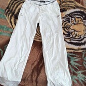 белые брюки на лето
