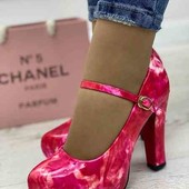 Стильные женские туфли на каблуке . цвет розовый.