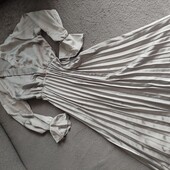 Boohoo сіра сатінова міді сукня з плісірованою спідницею
