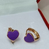 Красивые детские серьги сердечки с фиолетовой эмалью. Позолота 585 пробы 18К.