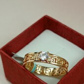 Великолепное кольцо с греческим орнаментом и фианитом. Размер 18. Позолота 585 пробы 18 К.