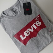 нова футболка Levi's