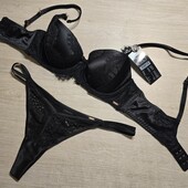 Hunkemoller noir! Надзвичайно гарний комплект з шовковистою тканиною: бюстгалтер 75В , труси М! Лот