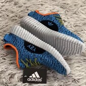 Розпродаж Якісні легенькі кросівки adidas ідеально для спорту