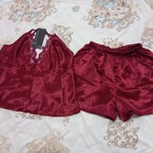 Жіночий костюм(атлас).Розмір М.