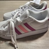 Adidas! Оригінальні кросівки для дівчинки