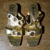 Золотистые кожаные босоножки, шлепки Brretti. 36-размер. 23 см. Новые.