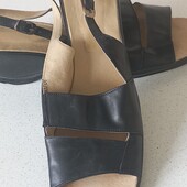 Кожаные босоножки р.39