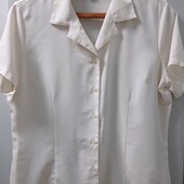 Шикарна якісна блуза, кольор айворі, розмір L-XL. В дуже гарному стані.