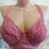 Красивий бюстгальтер на кісточках 90Е Не ношений!