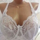 Красивий бюстгальтер на кісточках 90Е Не ношений!
