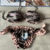 Роздільний купальник із чашками