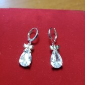 Шикарные серебряные серьги с крупным цирконием.Проба 925.