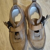 Кросівки