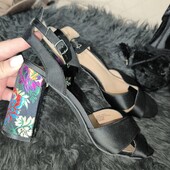 Papaya uk7 41p розкішні босоніжки з цікавими підборами