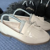 Primark uk7 40p світлий бєж лофери лак