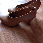 Шкіряні нові туфлі Clarks, p.7,5 (40)