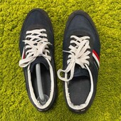 Сині кросівки Tommy Hilfiger.