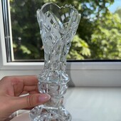 красива кришталева ваза. Хрустальная ваза