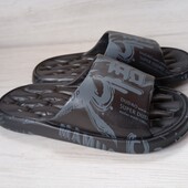 Чоловічі шльопанці