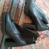 Чоботи жіночі