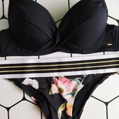 Класнючий купальник)))розмір 75в/с не повна H&M