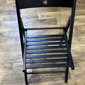Розкладний деревʼяний стілець від IKEA
