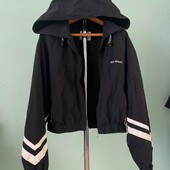 Розпродаж! Вітровка Bershka.