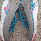 Skechers Размер 33,5 стелька 21 см. Легенкие.