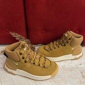 Зимові Nike,оригінал,із натуральної замші і нубука,розмір 39 .Останні