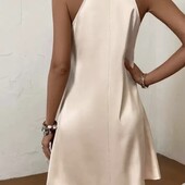 Стильна атласна сукня, S