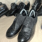 Paul green, made in Portugal 40p 26см шкіра , замша , лак. Брогі