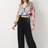 Атласна блуза з принтом печворк від Zara, M