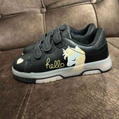 Кросівки на дівчинку. 