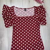 У новому стані футболка розмір S.