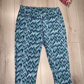 В ідеалі спортивні бриджі розмір Л.