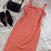 Мінімалістична персикова сукня