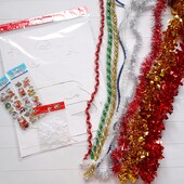 Лот новорічних товарів