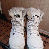 Білі ботинки р. 35 (ст. 23)